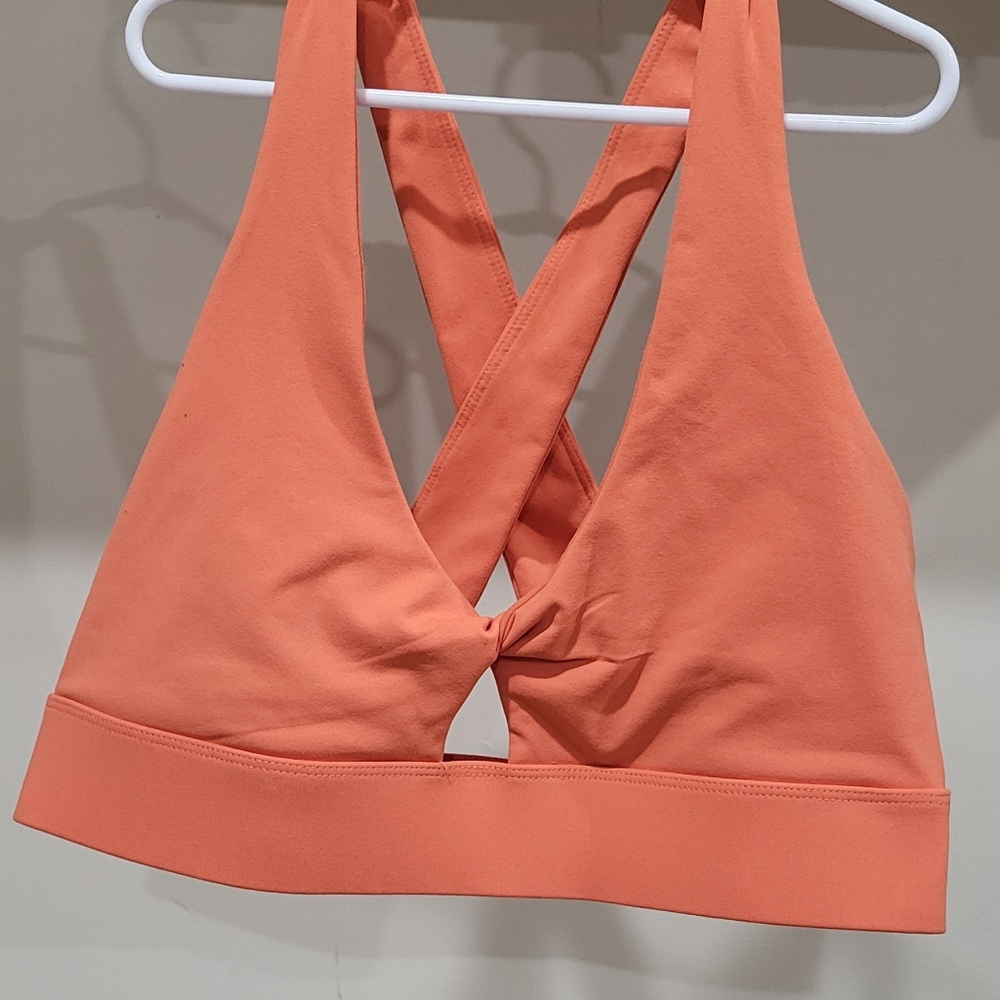 Lululemon Keyhole top - Picture 3 of 5